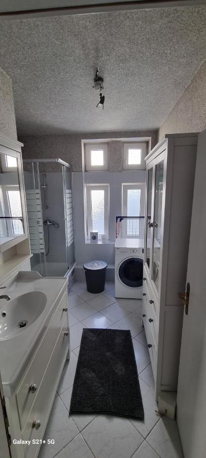 7-24 Self-Check-In - 120Qm - 5 Rooms - 2 Bathrooms - Kitchen - Free Parking - Yihapartment Hanóver Exterior foto